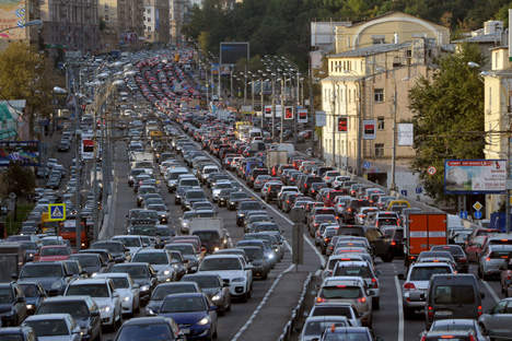 La capital de Rusia requiere de instrumentos para solventar los problemas de tráfico y hacerla más ecológica. Fuente: Kommersant