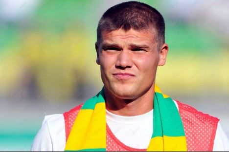 Ígor Denísov fichó hace apenas mes y medio por el Anzhi y ya ha está en venta. Fuente: fc-anji.ru.