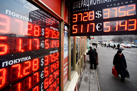 El conflicto entre Moscú y Kiev tiene graves repercusiones económicas. El Banco Central de  Rusia ha incrementado de manera temporal la tasa de interés. Fuente: Maxim Blinov / Ria Novosti