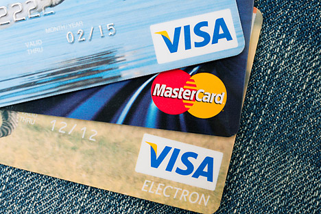 MasterCard e Visa bloquearam as transações de cartões de bancos controlados pelos banqueiros Arkadi Rotenberg e Boris Rotenberg Foto: Shutteckstock / Legion Media