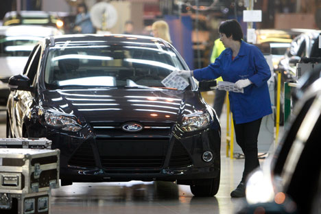 La moneda rusa ha caído un 10% y empresas como Ford, Renault o Fieta reducen su volumen de explotación en Rusia. Fuente: Ria Novosti