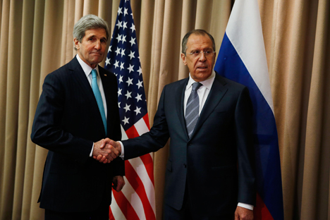 Serguéi Lavrov, ministro ruso de Asuntos Exteriores, junto con su homólogo estadounidense, John Kerry, tras la reunión celebrada en Ginebra. Fuente: Reuters