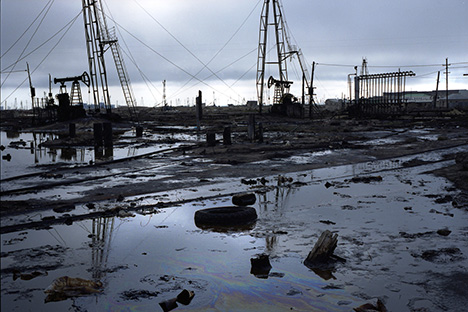 Los desastres de la industria petrolera en Bakú. Rena Effendi/INSTITUTE.