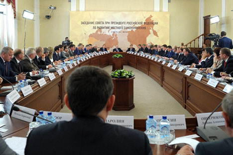 May 26, 2014. Russian President Vladimir Putin, background, center, holds a meeting of the Presidential Council for the Local Self-Government Development in Ivanovo. Source: RIA Novosti