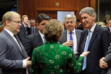 Sanções impostas pela União Europeia não se aplicam aos bancos suíços, e os bancos deste país podem continuar a financiar as instituições de crédito russas Foto: AP