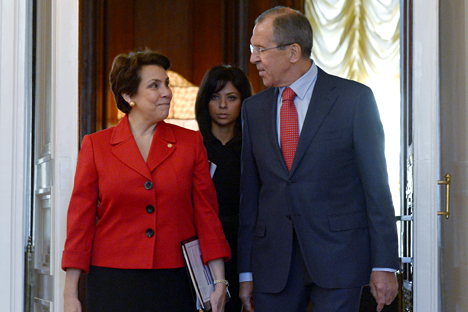 El ministro Serguéi Lavrov con su homóloga hondureña Mireya Agüero. Fuente: RIA Novosti.