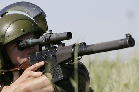 El fusil de francotirador silencioso VSS se considera el más eficiente para las operaciones especiales. Fuente: Ria Novosti / Serguéi Venyavsky