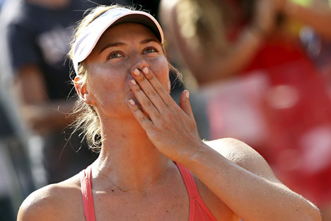 La tenista ganó Roland Garros el año pasado y llega en buena forma para batir a Serena Williams. Fuente: Reuters