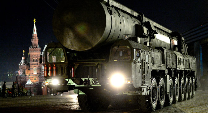 El complejo de misiles Yars en la Plaza Roja. Fuente: Ria Novosti / Vladímir Astapkovich