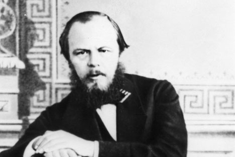 Fiódor Dostoievski en una foto de juventud.