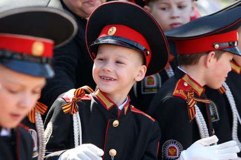 Beaucoup d'élèves du corps de cadets d'Orenbourg auront la chance de partir en stage cet été à Moscou et à Saint-Pétersbourg. Crédit photo : Itar-Tass