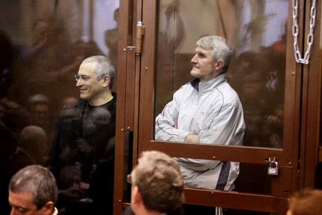 Fin 2010, le tribunal Khamovniki a condamné Khodorkovski et Lebedev à 14 ans de prison chacun sur l'accusation de vol de détournement de 200 millions de tonnes de pétrole et de blanchiment d'argent. Crédit photo : RIA Novosti
