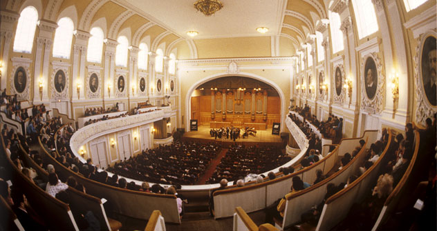 Moscovites sont particulièrement sensibles à la musique classique, au théâtre et à la danse, qui représentent un quart de leur budget consacré aux divertissements. Crédit photo : RIANovosti / Alexandre Makarov