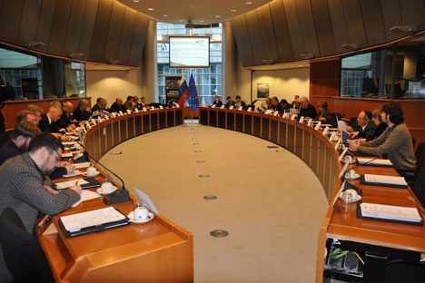 Côté russe, la table ronde a réuni des experts laïques et des personnes représentant les principales confessions religieuses. Crédit : Victor Onoutchko