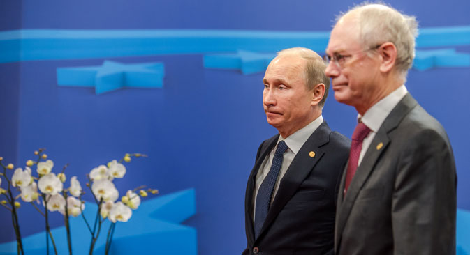 Le président du Conseil européen Herman Van Rompuy (à droite) et le président russe Vladimir Poutine lors du sommet Russie-UE. Crédit : AP