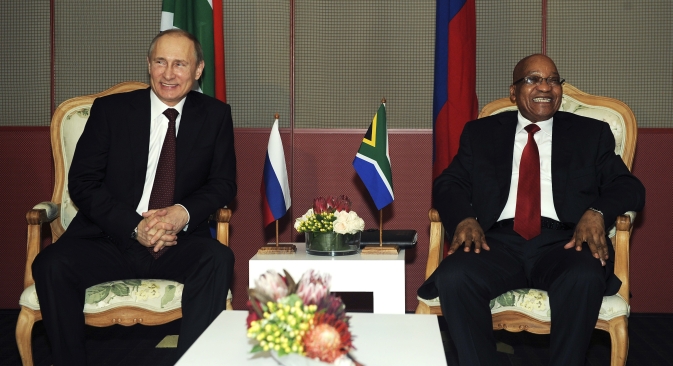 Le président sud-africain Jacob Zuma (à dr.) et le chef de l'Etat russe Vladimir Poutine lors du sommet des BRICS à Durban. Crédit : Reuters