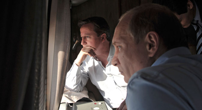 Le Royaume-Uni a décrété comme thème principal de sa présidence du G8 les enjeux de l'économie mondiale. Cependant, les responsables russes affirment que la priorité pour Moscou sera le problème syrien. Sur la photo : David Cameron (à g.) et Vladimir
