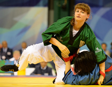 Atleta russa Serafima Safónova conquistou o ouro no “belt wrestling” Foto: RIA Nóvosti