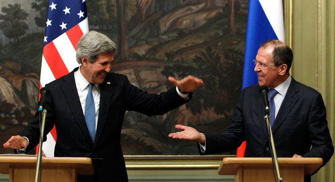 Le Secrétaire d’Etat américain John Kerry (à g.) et le ministre russe des Affaires étrangères Sergueï Lavrov. Crédit : Reuters