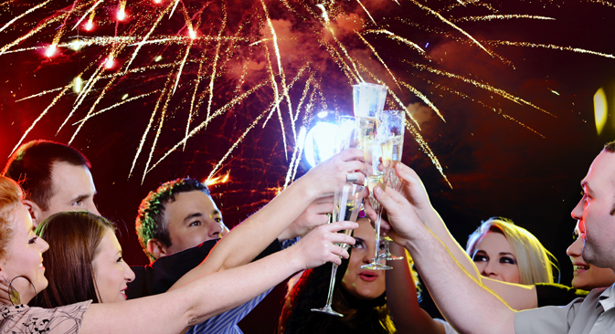 Russen feiern gerne laut und farbenfroh, insbesondere zu Neujahr. Foto:  Getty Images / Fotobank 