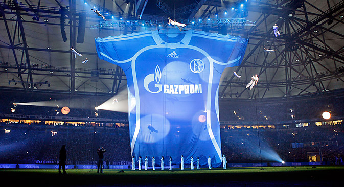 Le budget du FC Schalke 04 se verra à présent doté chaque année de 16 millions d'euros de la part du groupe russe Gazprom. Crédit : AP