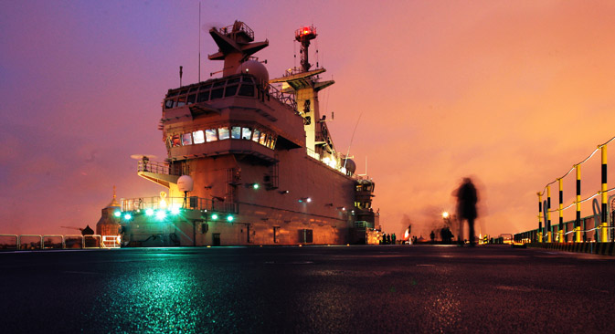 Seul un contrat de livraison de deux grands porte-hélicoptères de type Mistral devait être accordé de plus 1,2 milliards d'euros à des compagnies françaises DCNS et STX. Crédit : Alexeï Danichev/RIA Novosti