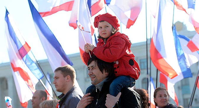 Les habitants de Simferopol à la veille du référendum. Crédit : Mikhaïl Voskressenski/RIA Novosti