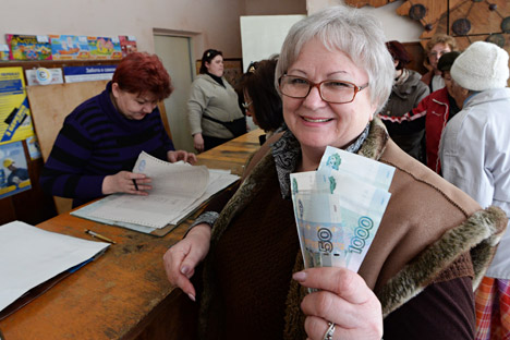 Für die Krim-Rentner bedeutet der Beitritt der Halbinsel zu Russland vor allem eine Erhöhung der Renten. Foto: Michail Woskresenskij/RIA Novosti