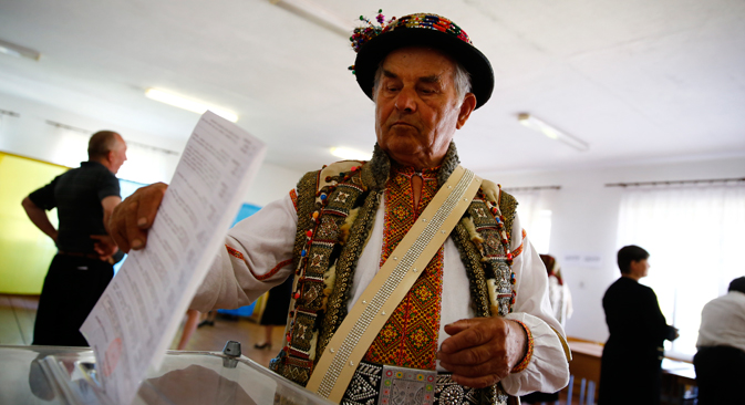 Au bureau de vote à Donetsk. Crédit : Reuters