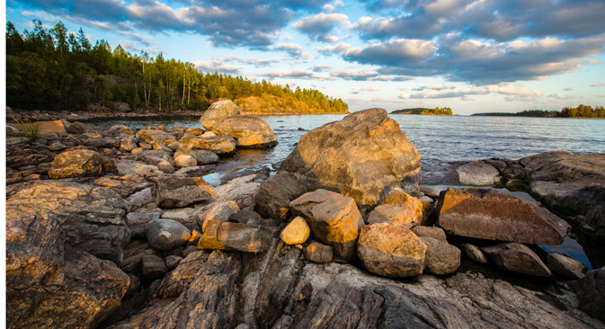 Coucher de soleil sur le Lac Ladoga. Crédit photo : Shutterstock/Legion-Media