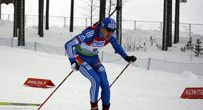Le biathlète russe Alexey Volkov. Crédit : wikipedia.org/Peter Porai-Koshits