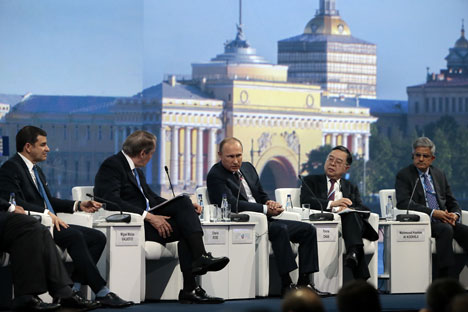 Quase 10 mil empresários de 115 países visitaram o fórum em São Petersburgo Foto: TASS
