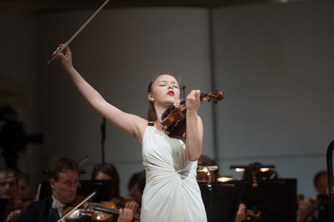 La violoniste moldave Alexandra Conunova. Crédit : service de presse 
