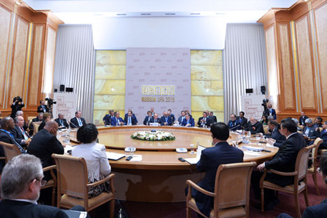 Selon Vladimir Poutine, les membres du sommet s’étaient accordés sur une coordination étroite de leurs positions à l’égard des questions de la politique mondiale.