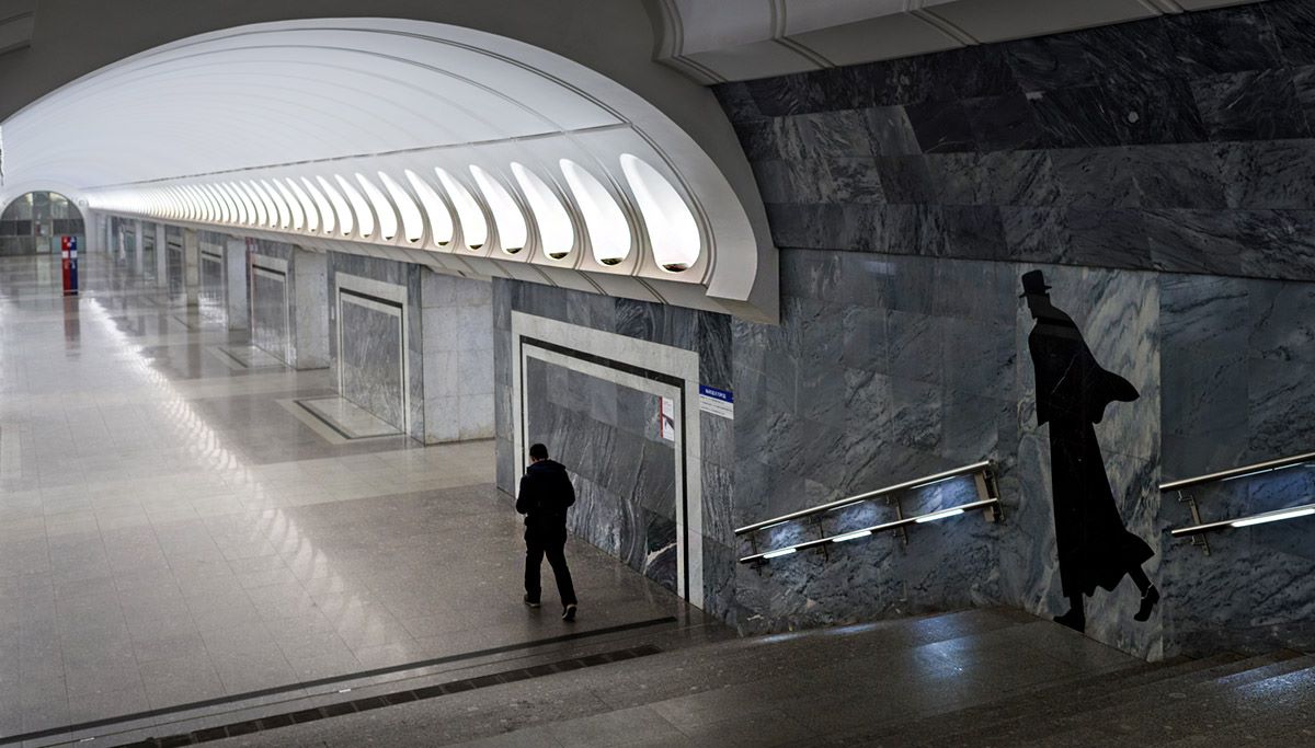 « Aujourd'hui, j'aime le métro comme l'endroit où la vie bout, où je peux faire des clichés quel que soient le temps, l'heure et la saison », confie M. Rozov. Sur la photo : station Dostoevskaïa