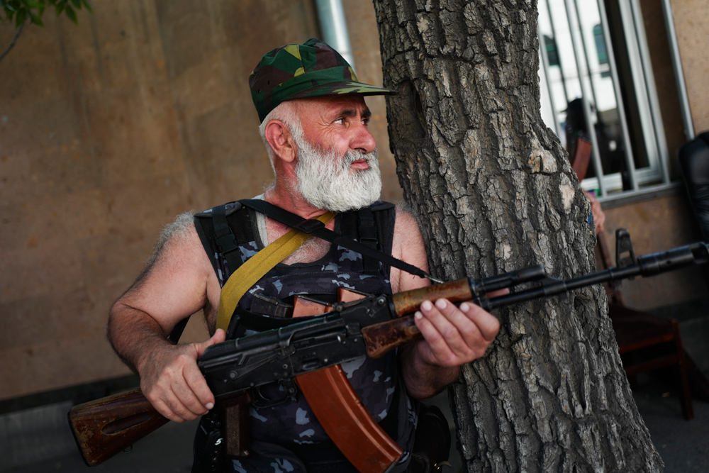 Die Unruhen in Jerewan könnten die Friedensbemühungen durchkreuzen.