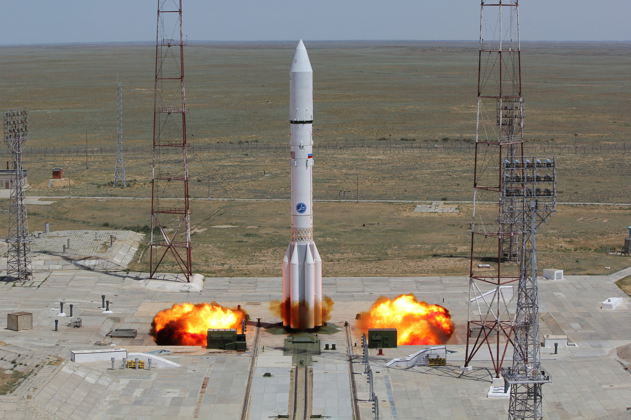 Proton-M. Cliché pris le 9 juin 2016.
