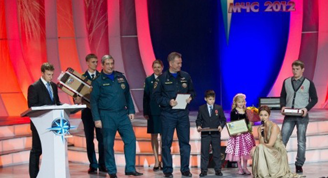 Ceremonija dodjele nagrada održana je u Moskovskom domu mladeži na četvrtom Sveruskom festivalu „Zviježđe hrabrosti“, posvećenom sigurnosti i spašavanju ljudi. Fotografija: Ministarstvo za izvanredne situacije RF.   
