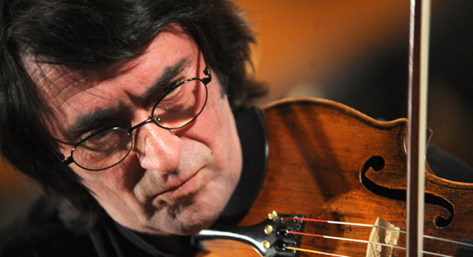 Etienne Vatelot, graditelj violina iz Pariza: Ne postoji suptilnija veza između instrumenta i umjetnika od one koju imaju Jurij Bašmet i njegova viola. Izvor: ITAR-TASS.