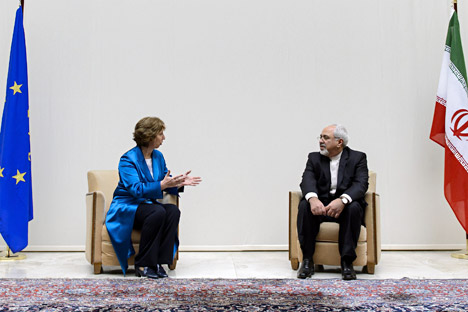 Ministar vanjskih poslova Irana Muhamed Džavad Zarif i visoka povjerenica Europske unije za vanjsku politiku Catherine Ashton ocijenili su dogovor koji je u pregovorima o nuklearnom pitanju postignut između Irana i skupine 5 +1 kao „važan i konstruktivan". Izvor: AP