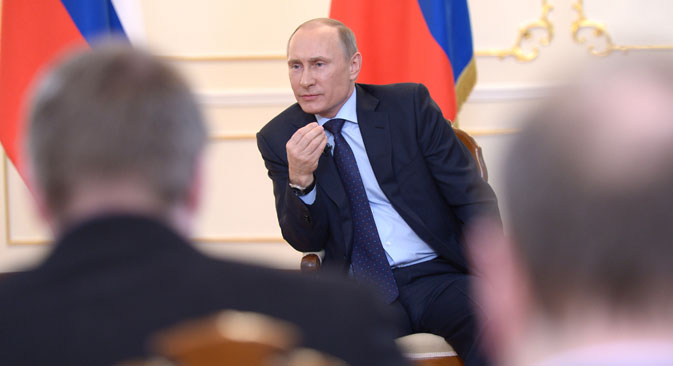 Vladimir Putin je izjavio da su se „zapadni instruktori“ potrudili oko „dobre pripreme“ uzurpacije vlasti u Ukrajini. Izvor: RIA Novosti