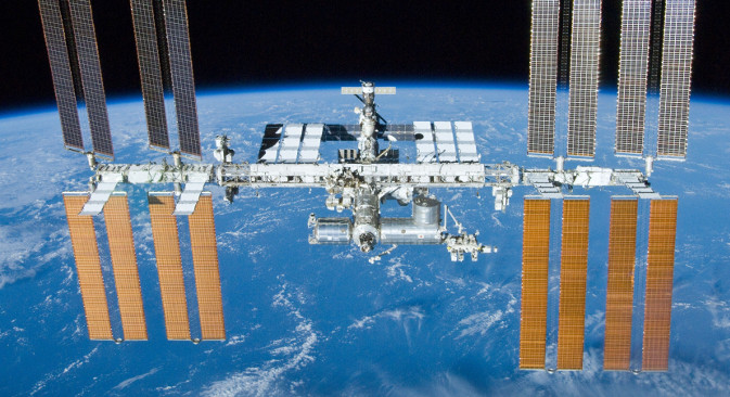 Internacionalna svemirska stanica: jedino mjesto u svemiru na kojem ljudi danas kontinuirano žive. Otkako su se 2011. prestali koristiti američki shuttleovi, astronauti lete na ISS samo ruskim svemirskim brodovima. Izvor: NASA