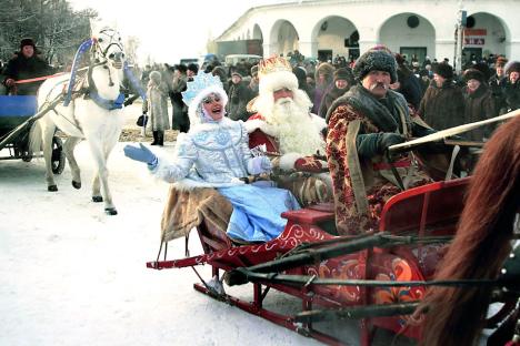 Ded Moroz (Kakek Salju) dan cucu tercintanya Shegurochka (Gadis Salju) adalah karakter utama dari legenda musim dingin Rusia.