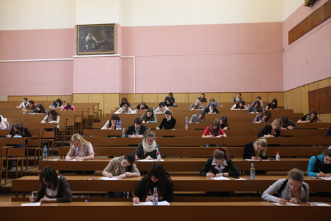 Sejak 2011 sistem pendidikan di Rusia berubah ke sistem pendidikan Bologna, sistem pendidikan yang umum digunakan di Eropa.