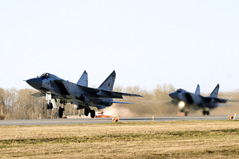 MiG-31 dijuluki “radar terbang” oleh para pilot karena kemampuan avionikanya yang unik. Kredit: ITAR-TASS