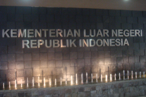 Di Kementerian Luar Negeri kami bertemu dengan penyelenggara program, mereka bercerita kepada kami tentang budaya Indonesia, etiket lokal, bahkan ada kelas tentang kata-kata dasar dalam bahasa Indonesia. Foto: penulis