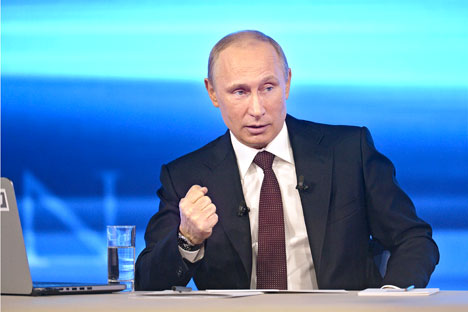 Presiden Rusia Vladimir Putin menjawab lebih dari 70 pertanyaan dalam acara yang berlangsung hampir selama empat jam. Foto: Reuters 