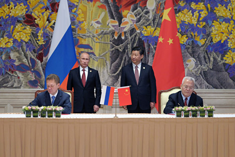 Gazprom dan CNPC menandatangani kontrak pembelian gas. Foto: AP