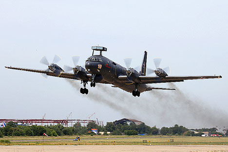 Pesawat Ilyushin Il-38 adalah versi militer dari pesawat Il-1 yang terkenal. Foto: Press Photo