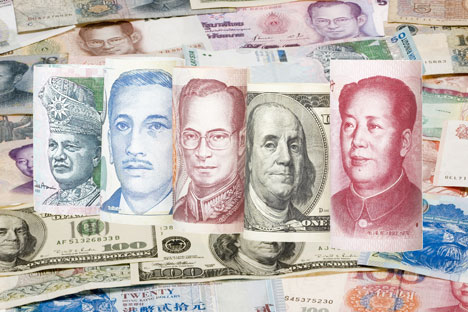Sanksi dunia internasional memaksa perusahaan-perusahaan besar Rusia untuk mengantisipasi risiko kegagalan kegiatan operasional menggunakan mata uang dolar AS. Foto: Shutterstock/Legion-Media